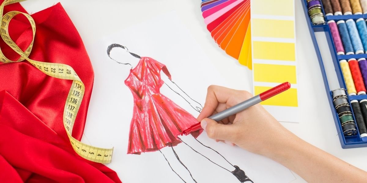 Student paint a fashion aspirant girl